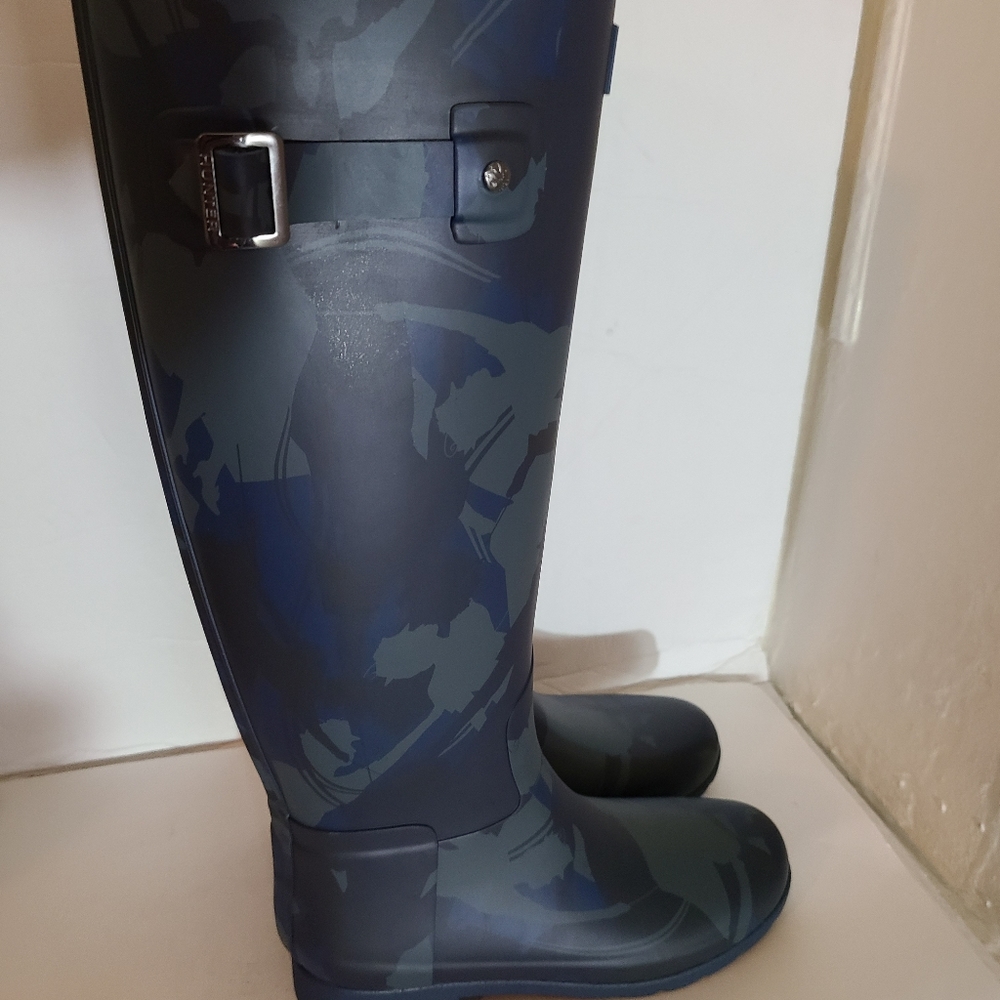 Hunter rain boots size 5